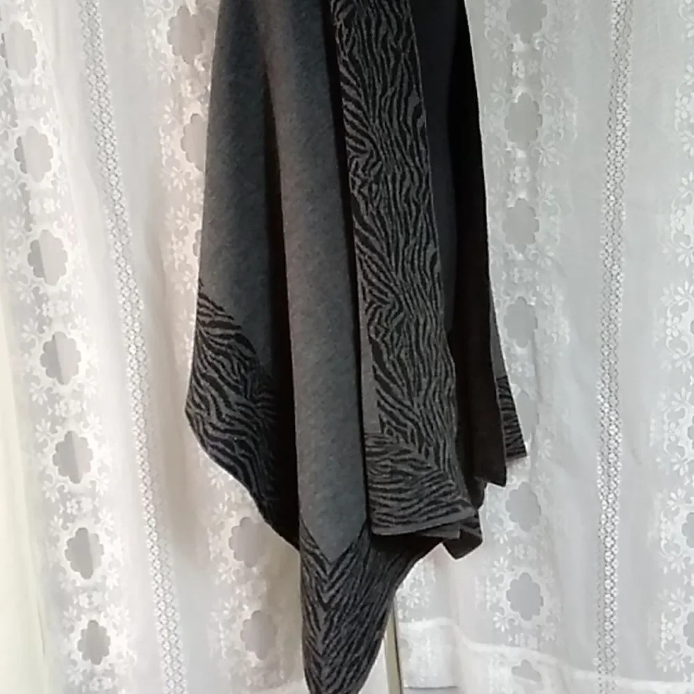 Shawl Wrap Poncho Women's Size 140×28